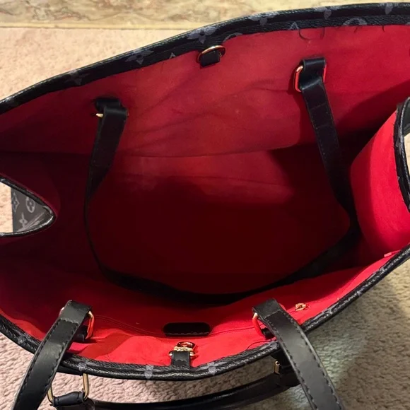 Chic Black Monogram Tote Bag - Picture 7 of 12